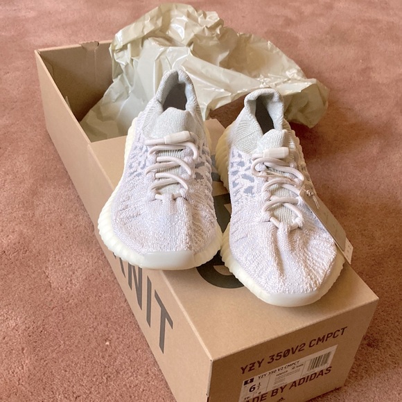 Yeezys 350 V2 CMPCT - Picture 2 of 7